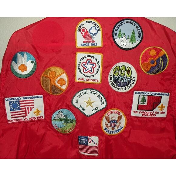 Vintage 70’s Girl Scouts Red Nylon Snap Jacket With Patches - Picture 4 of 4